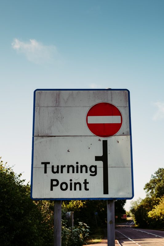 Bord met tekst 'turning point'